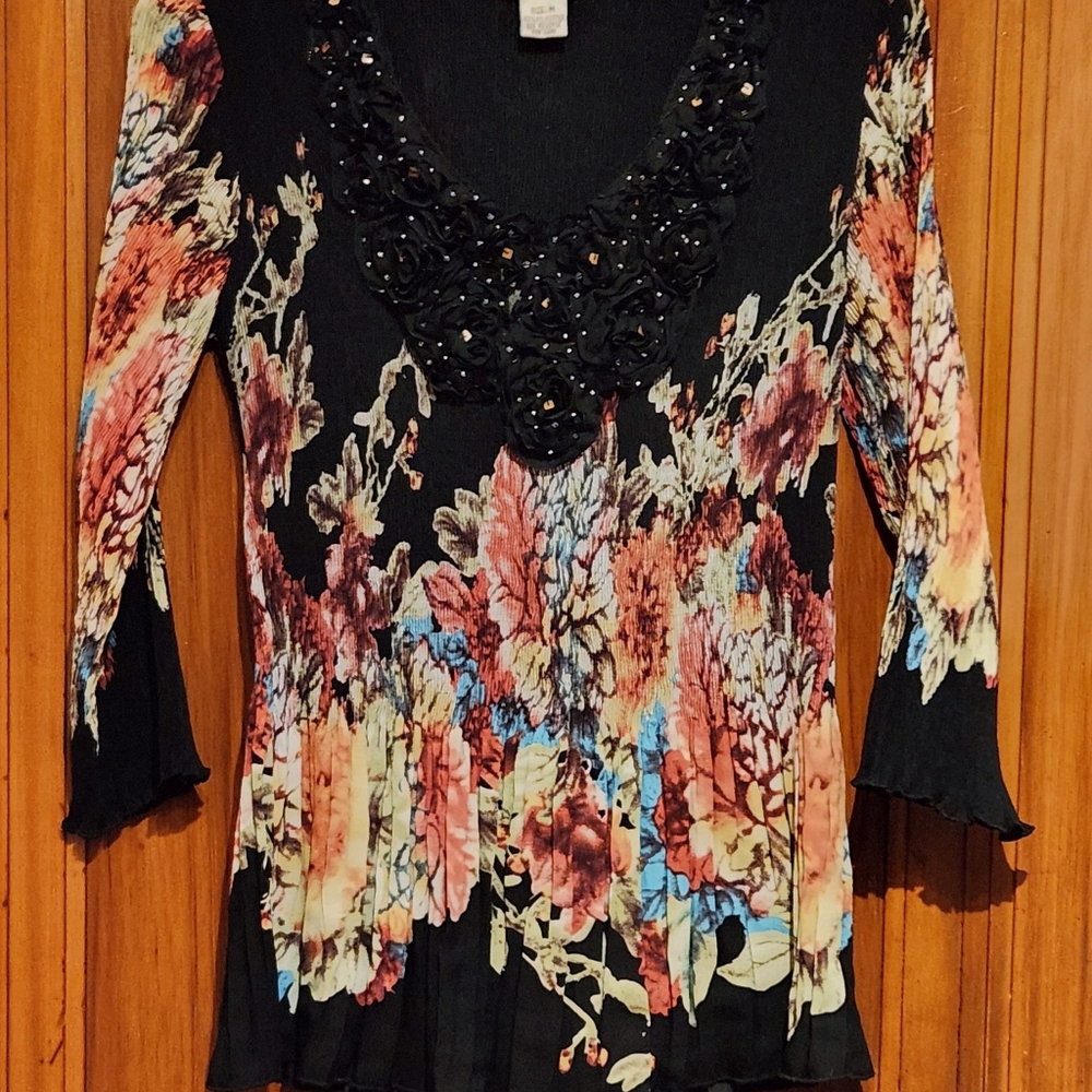 Vtg ALBERTO MIKALA Studded Rose Collar V-Neck Crinkle Stretch Blouse